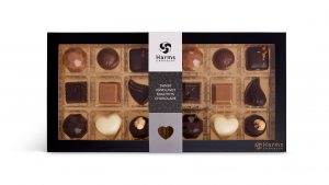 chokoladeæske-18-stk-produkt-foto-mørk-emballage