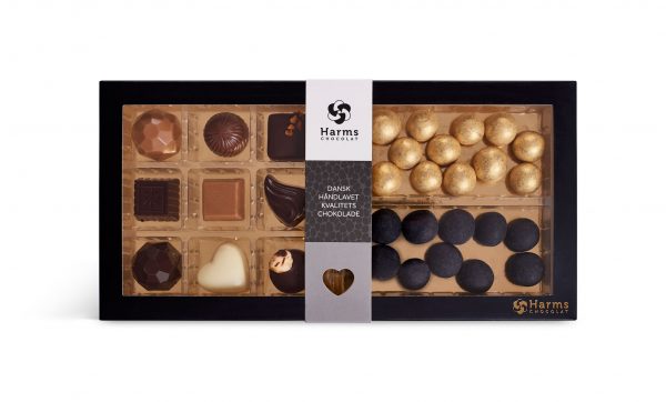 gaveæske-med-fyldte-chokolade-&-dragée-produkt-foto-mørk-emballage